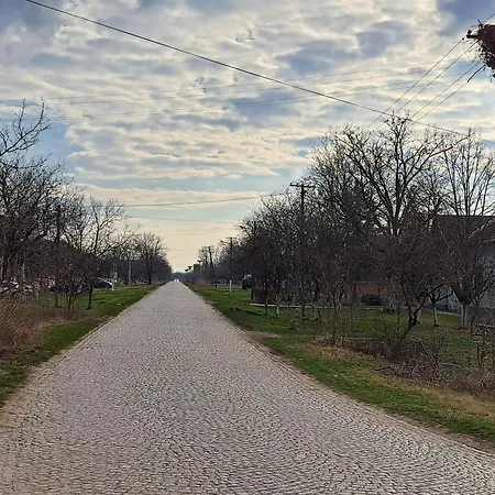 Casa de hóspedes Eagles Court - Orlovski Vrt