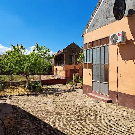 Eagles Court - Orlovski Vrt Casa de hóspedes Stajicevo