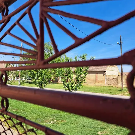 Eagles Court - Orlovski Vrt Casa de hóspedes