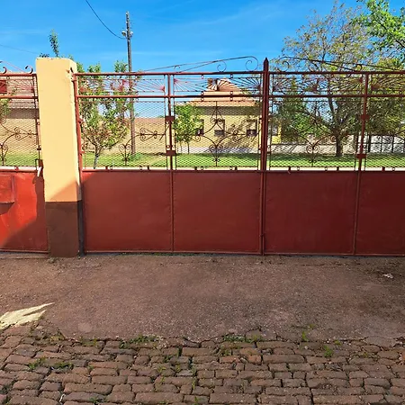 Eagles Court - Orlovski Vrt Casa de hóspedes