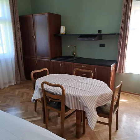 Eagles Court - Orlovski Vrt Casa de hóspedes *