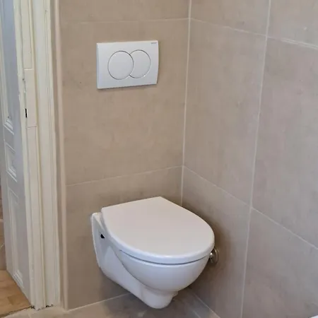 Eagles Court - Orlovski Vrt Casa de hóspedes