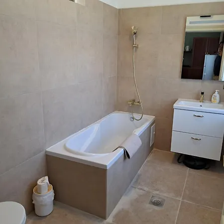 Casa de hóspedes Eagles Court - Orlovski Vrt *