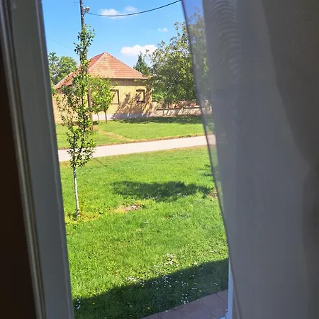 Casa de hóspedes Eagles Court - Orlovski Vrt *