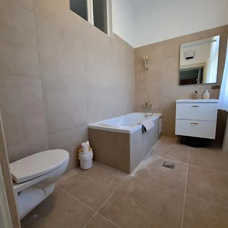 Eagles Court - Orlovski Vrt Stajicevo